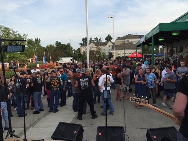 Quaker Steak & Lube Polaris and RadioTramps