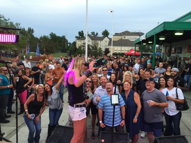 Quaker Steak & Lube Polaris and RadioTramps