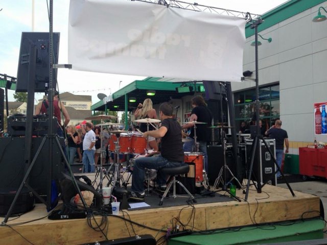 Quaker Steak & Lube Polaris and RadioTramps