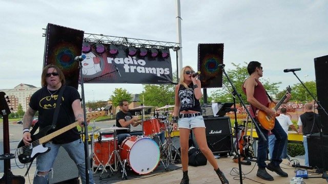 Quaker Steak & Lube Polaris and RadioTramps