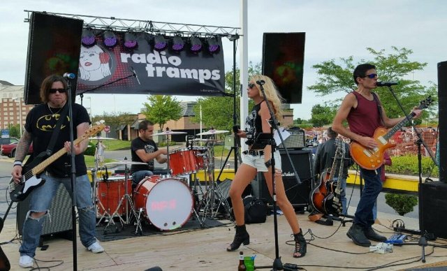 Quaker Steak & Lube Polaris and RadioTramps