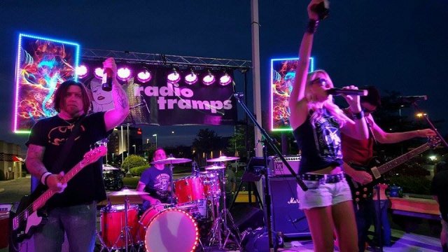 Quaker Steak & Lube Polaris and RadioTramps